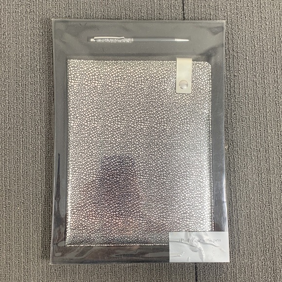 OfficeMax Ipad Case with Pen Set Silver Black Pebble Snap Closure 10" X 8" New - Picture 2 of 10
